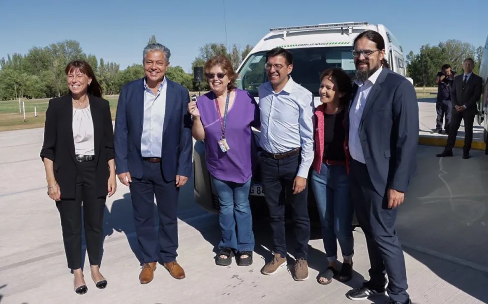 Esta imagen tiene un atributo alt vacío; el nombre del archivo es entrega-de-ambulancias.jpg